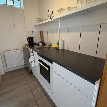 Gemütliches 1-zimmer-apartment Bis Zu 3 Personen Apartment *